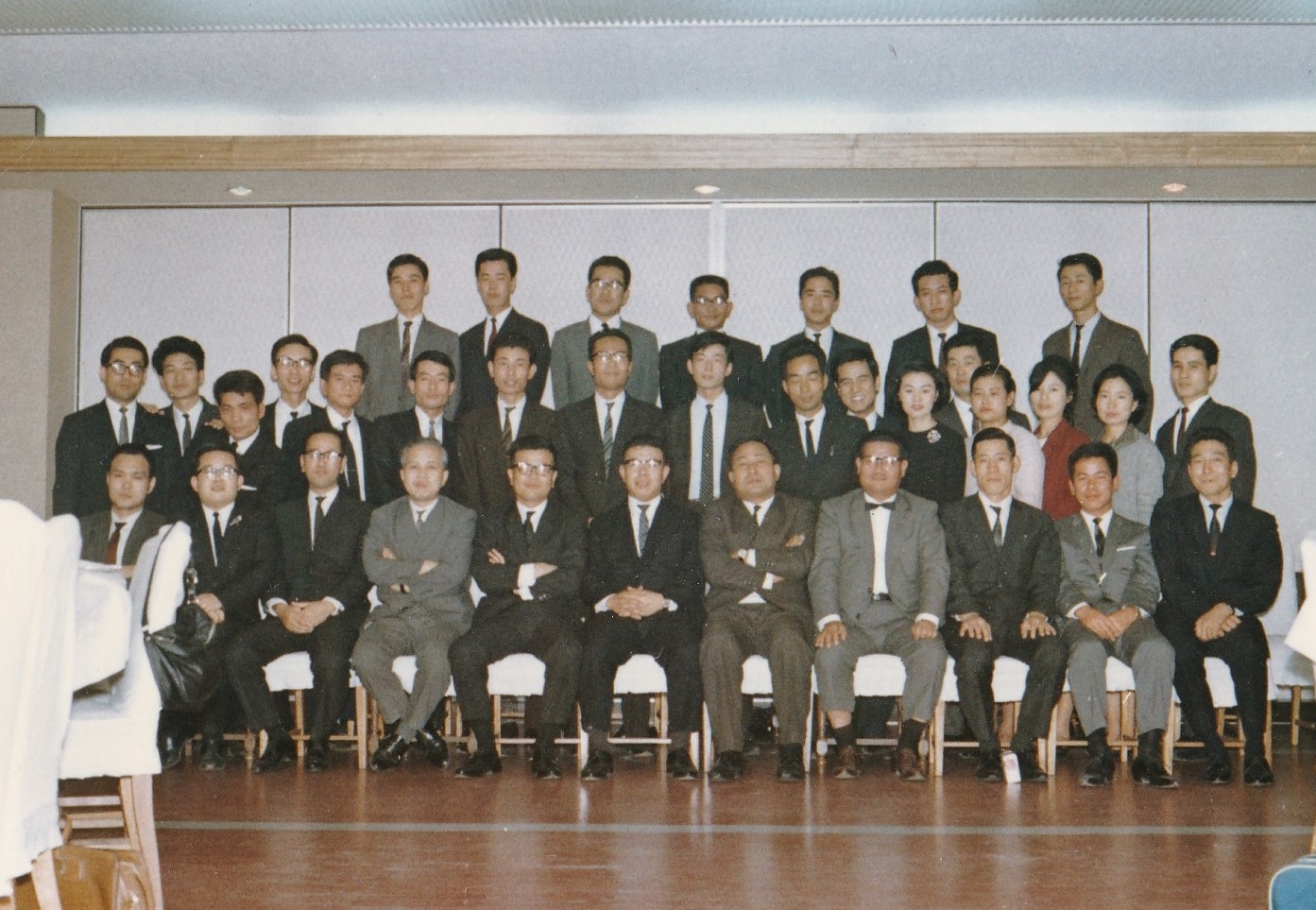 会社設立時の社員集合写真